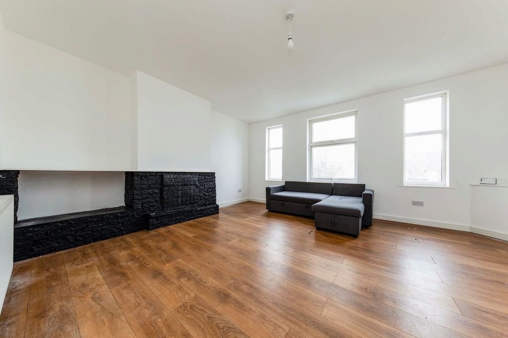 Property photo 2 of 9 Reception