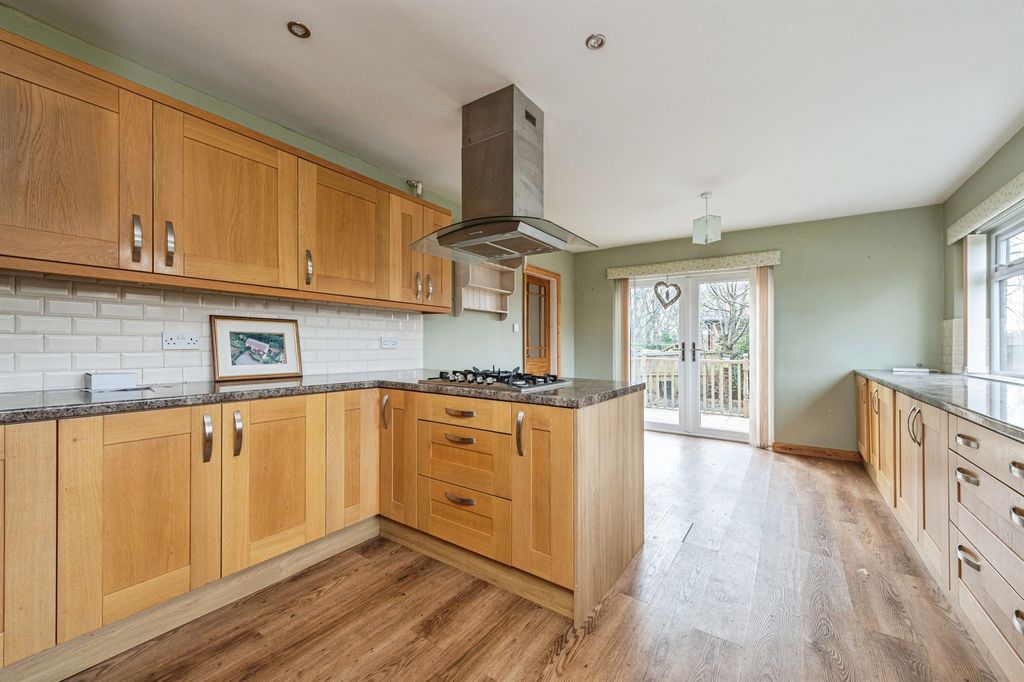 Property photo 2 of 22