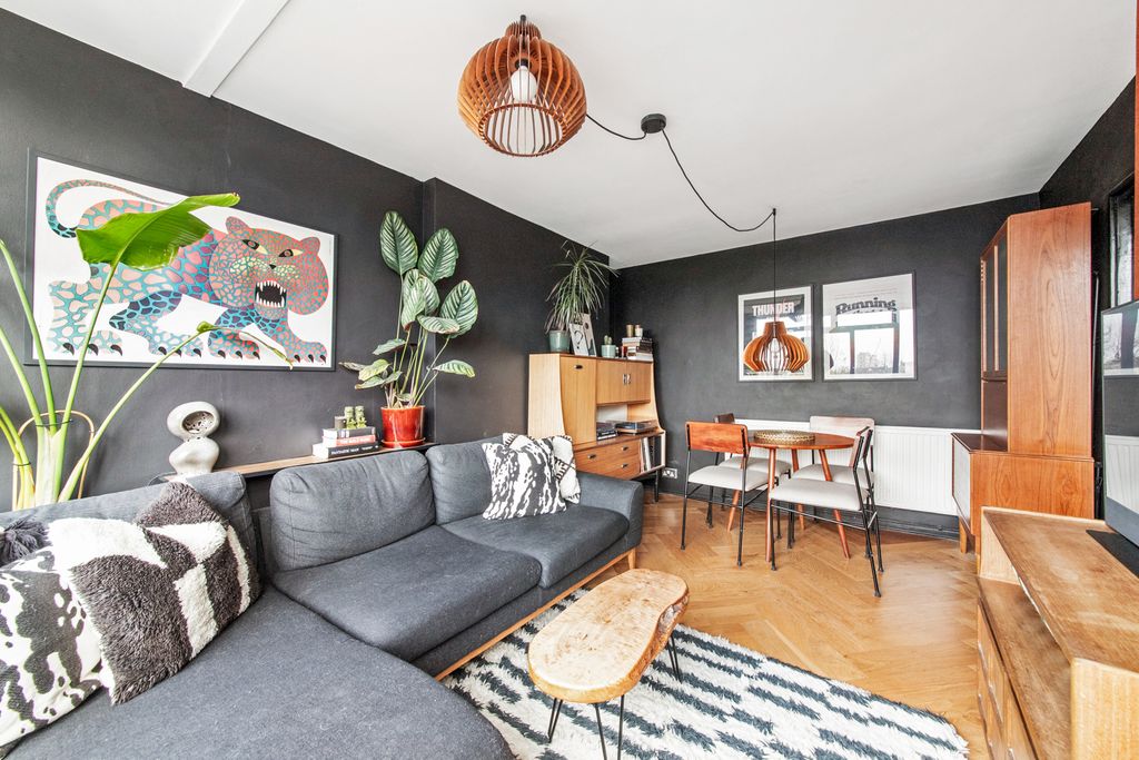 Property photo 1 of 18 Reception