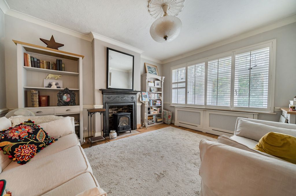 Property photo 2 of 26 1374058-1-69172Ba...