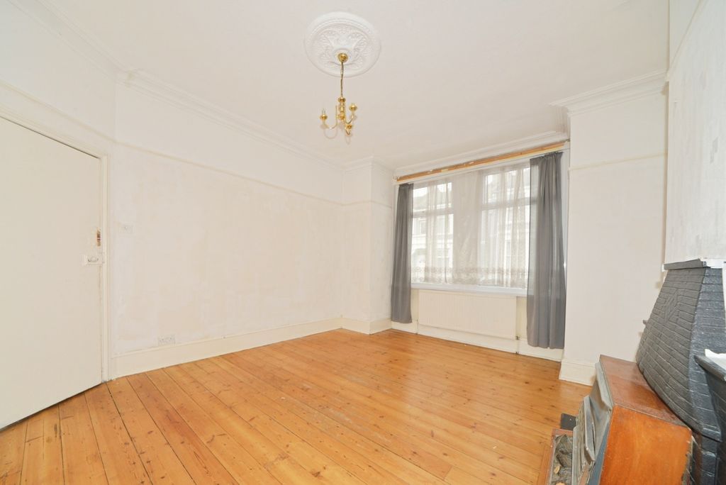 Property photo 2 of 17 Photo