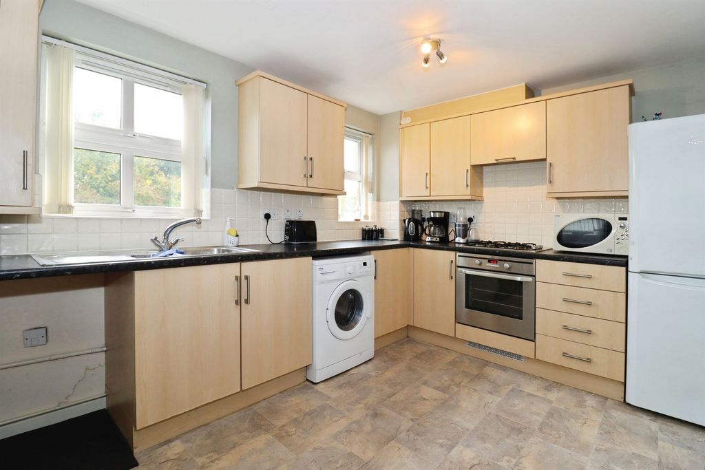 Property photo 3 of 17