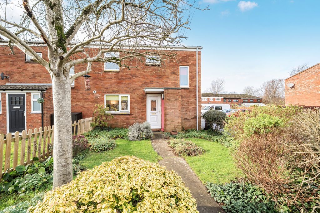 Property photo 1 of 20 .