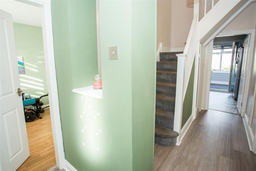 Property photo 2 of 24