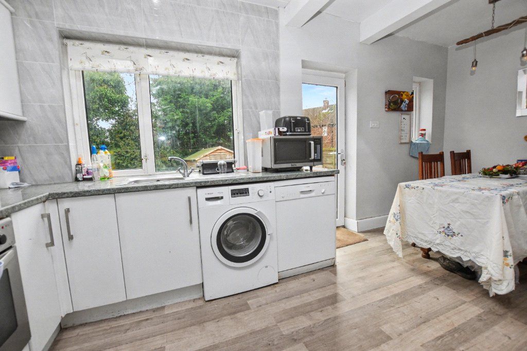 Property photo 3 of 11 Picture No. 10