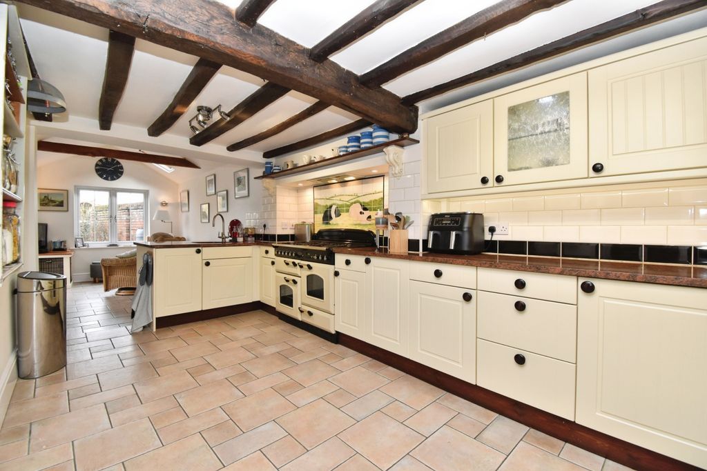 Property photo 2 of 26