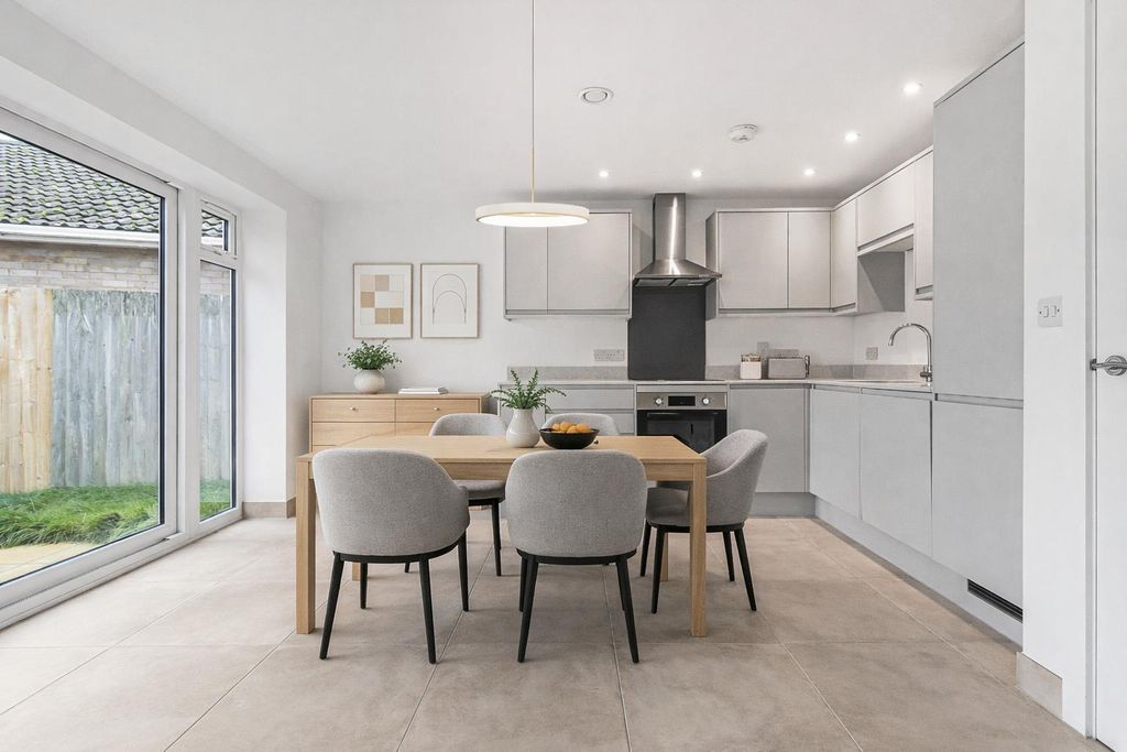 Property photo 3 of 10 Kitchen Staging.Png