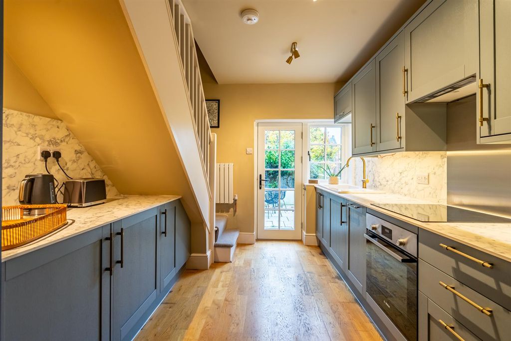 Property photo 3 of 13 Cobble Court (3) Kitchen .Jpg