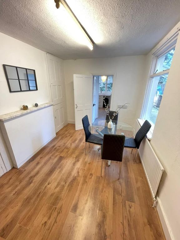 Property photo 1 of 7 Large Rooms In A Fully Refurbished House In Stoke Newington N16 - All Bills Included!