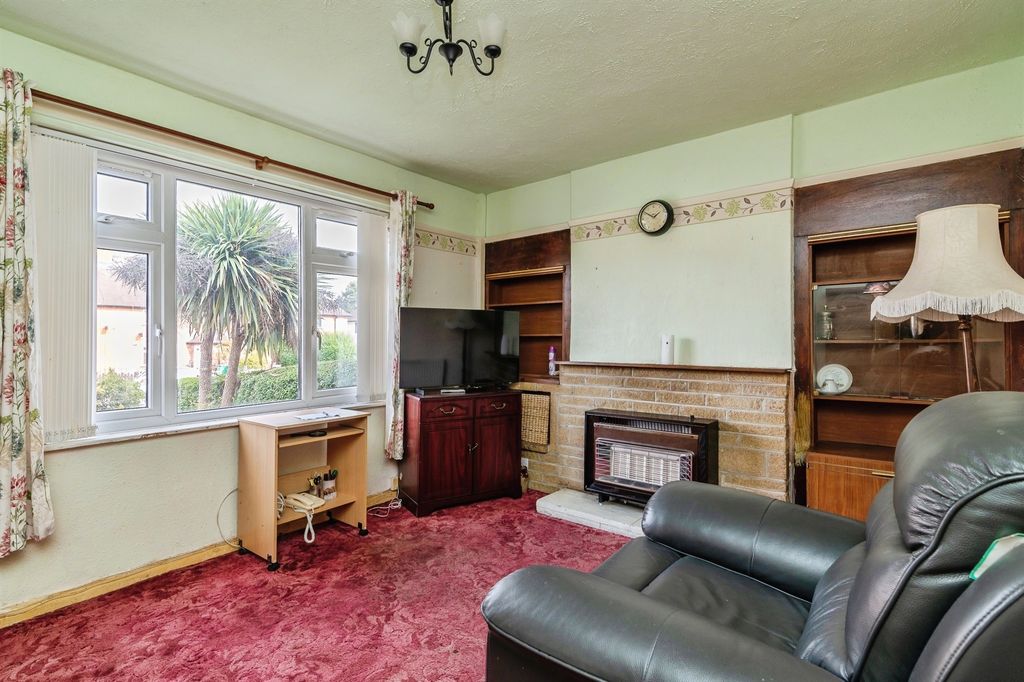 Property photo 3 of 17