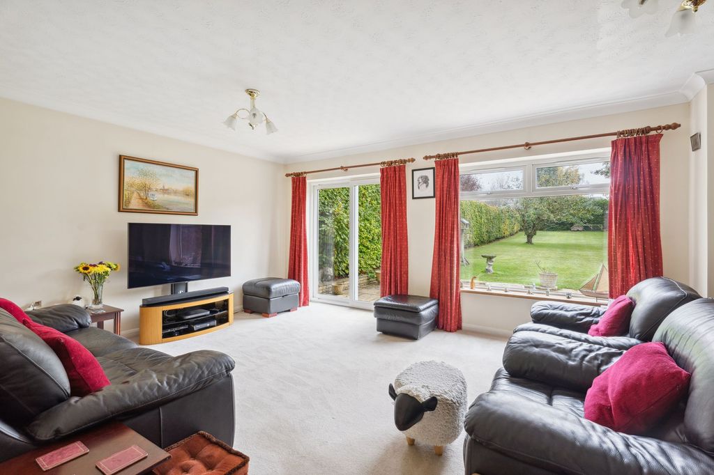 Property photo 2 of 12