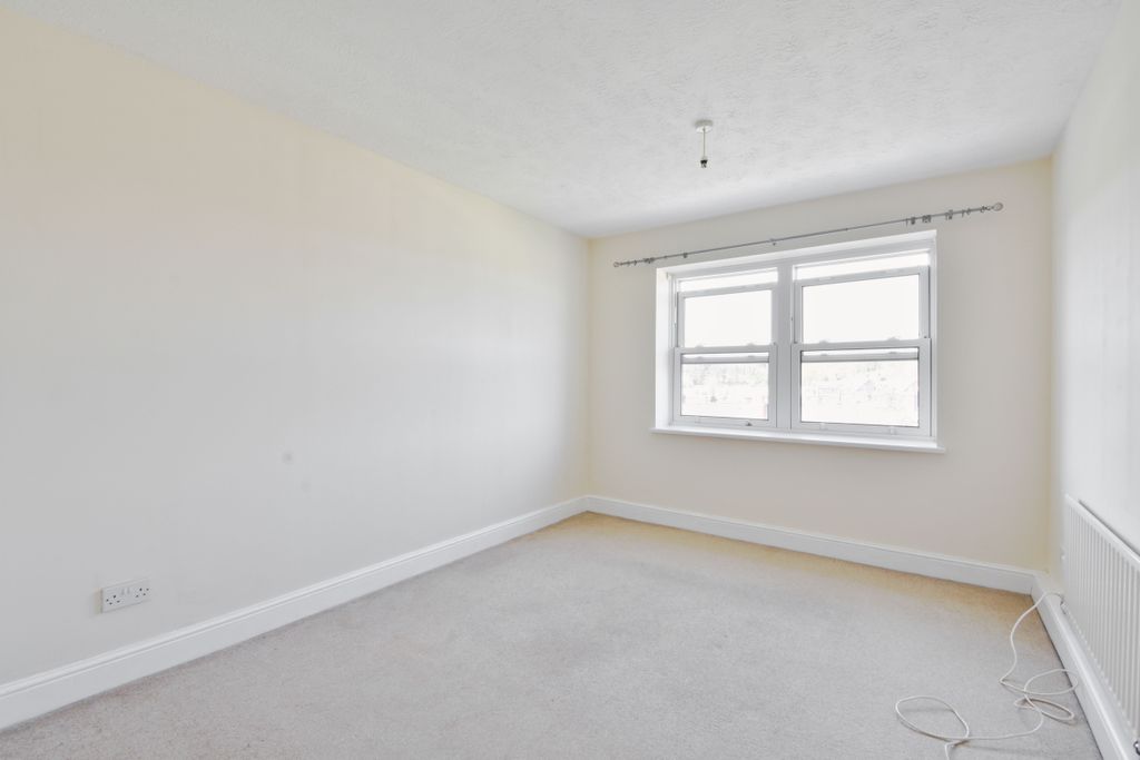Property photo 3 of 10 Bedroom