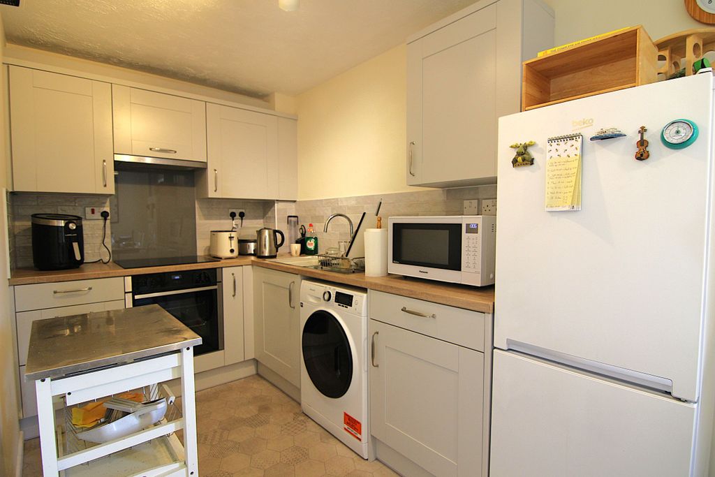 Property photo 3 of 6