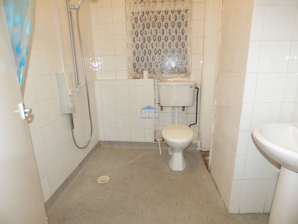Property photo 3 of 7 Shower Room