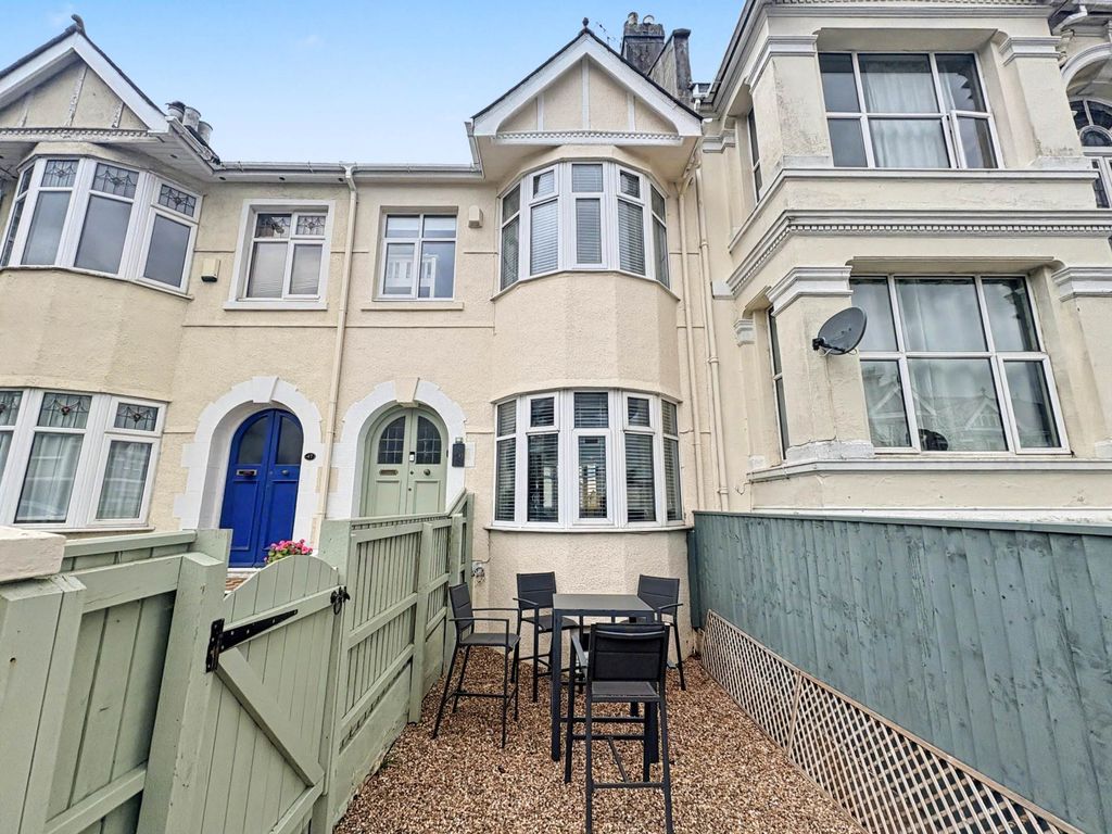 Property photo 1 of 27
