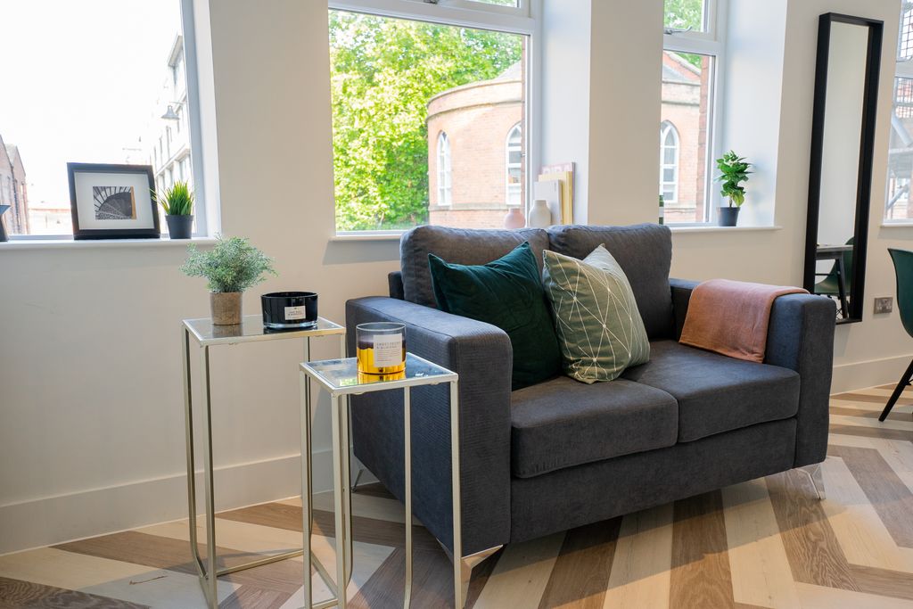 Property photo 2 of 24