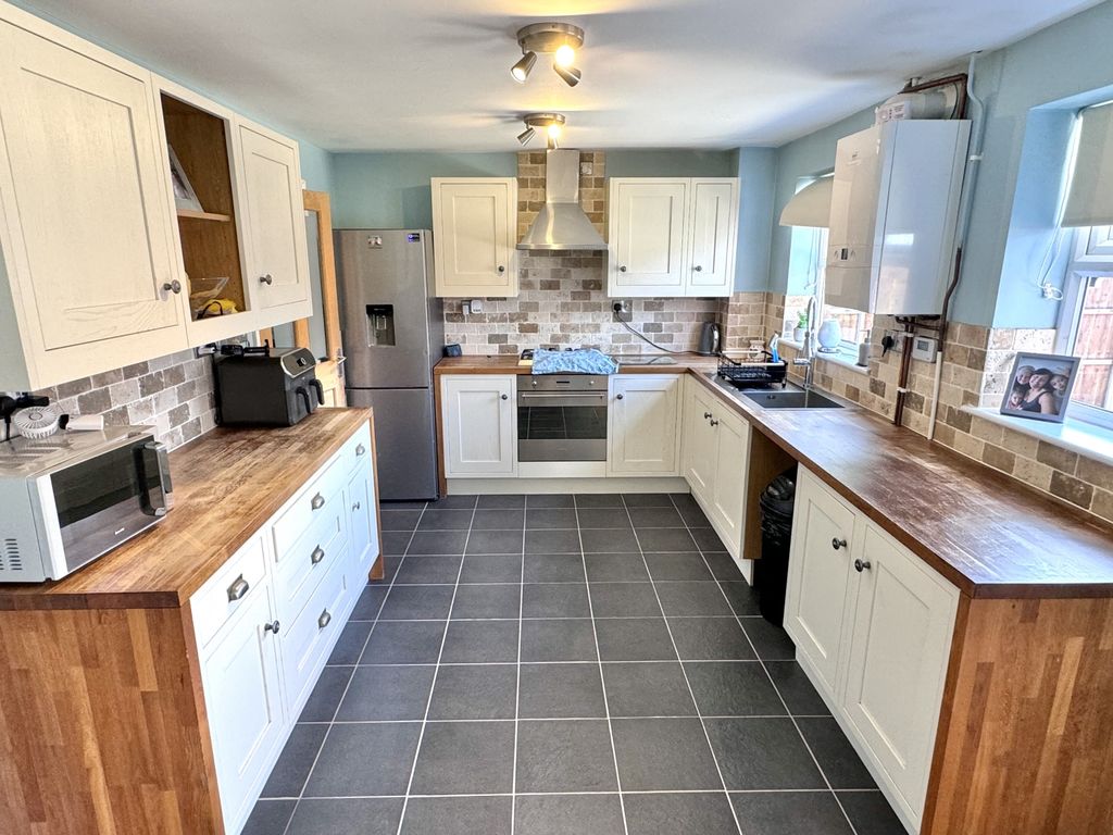 Property photo 2 of 15 Img_5015