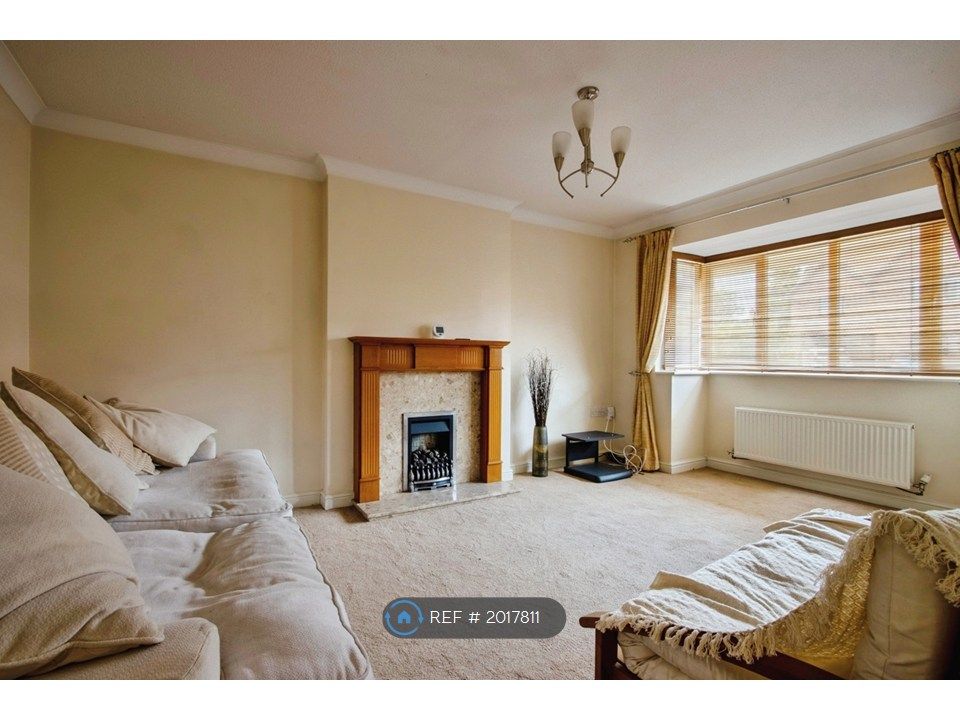 Property photo 1 of 9 Living Room
