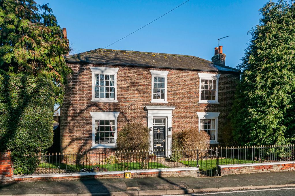 Property photo 1 of 32