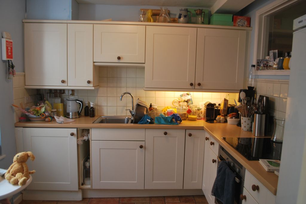 Property photo 2 of 7 Kitchen