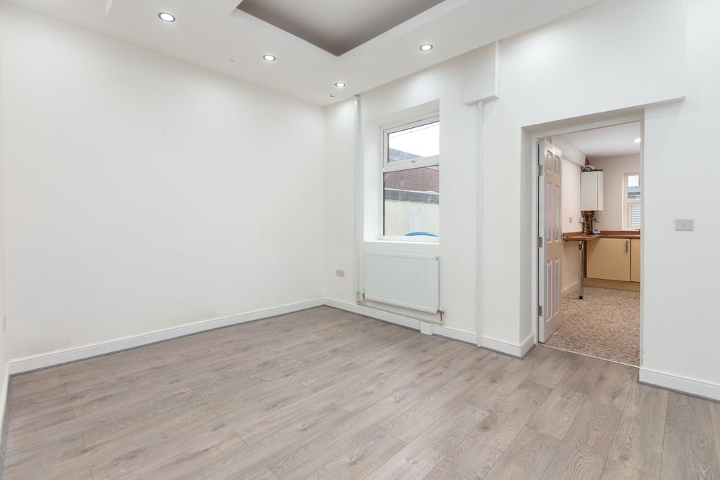 Property photo 3 of 18 66 Spring Street-14