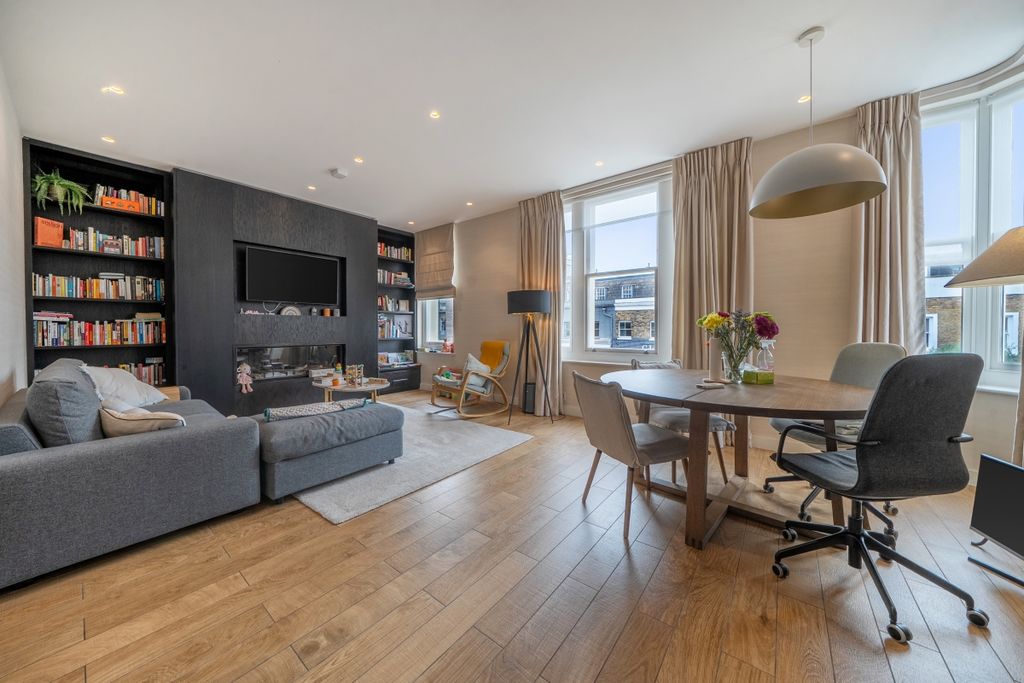 Property photo 2 of 13 1521230-8-1A09F77...