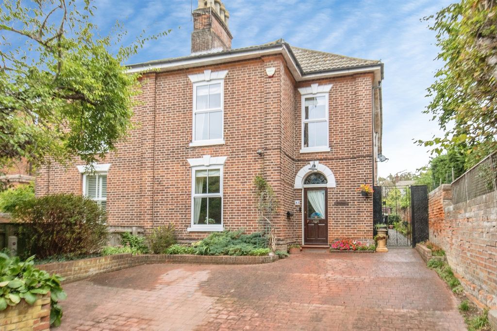 Property photo 1 of 19