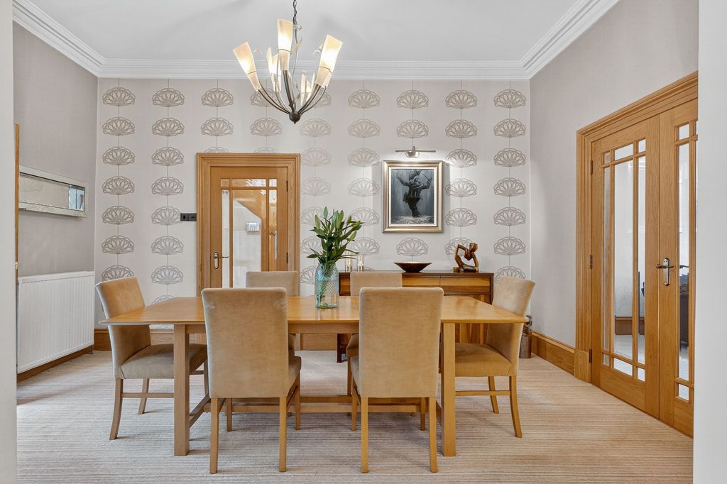 Property photo 3 of 39