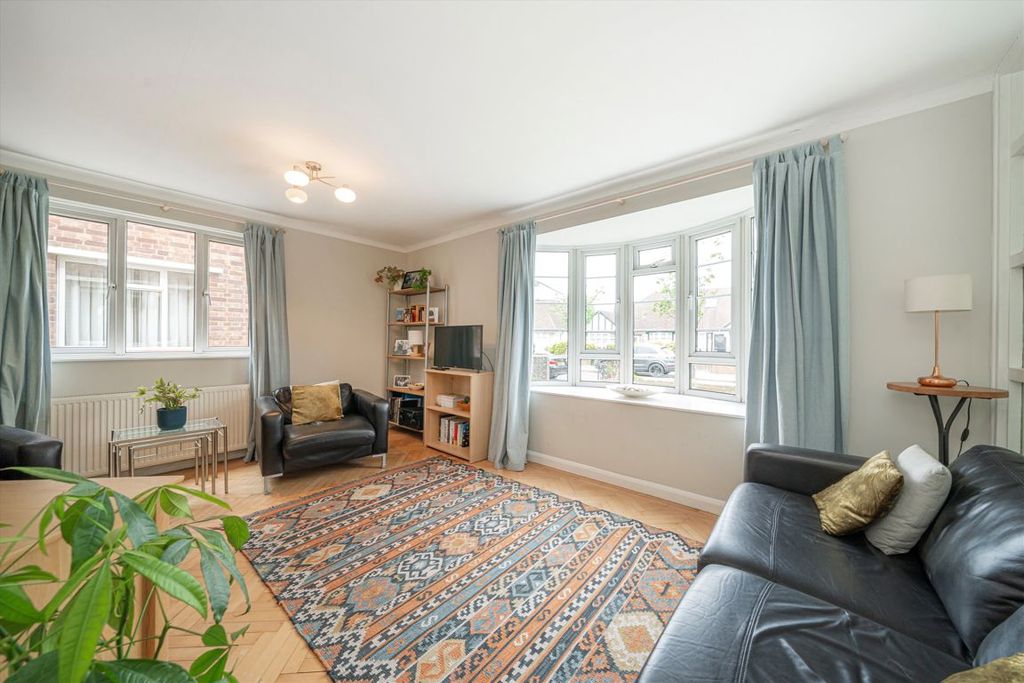 Property photo 2 of 12