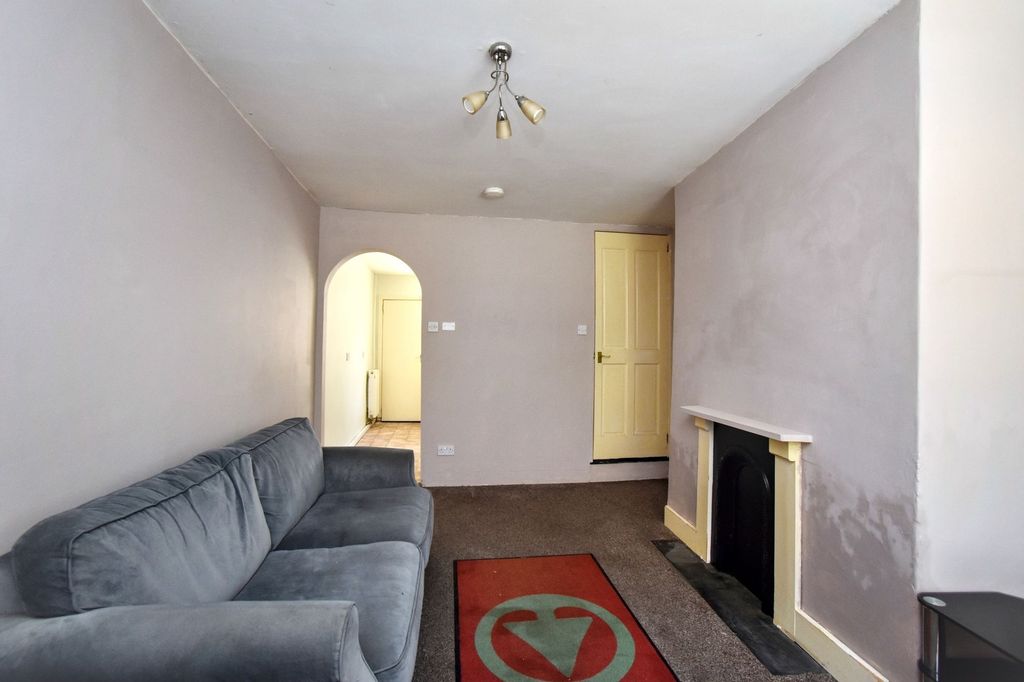 Property photo 3 of 9