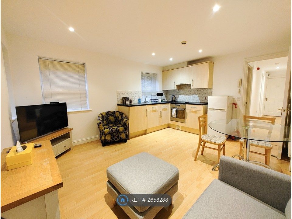 Property photo 1 of 9 Living/Kitchen