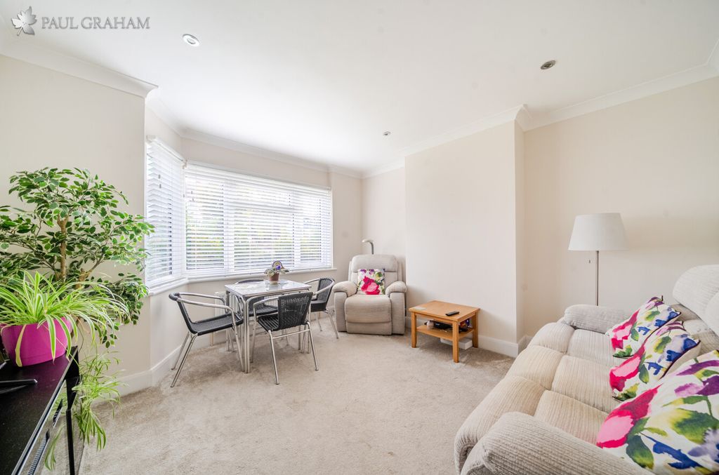 Property photo 2 of 18 B7Cb87B7-Ff30-4c0c-8424-F3777059Ef12