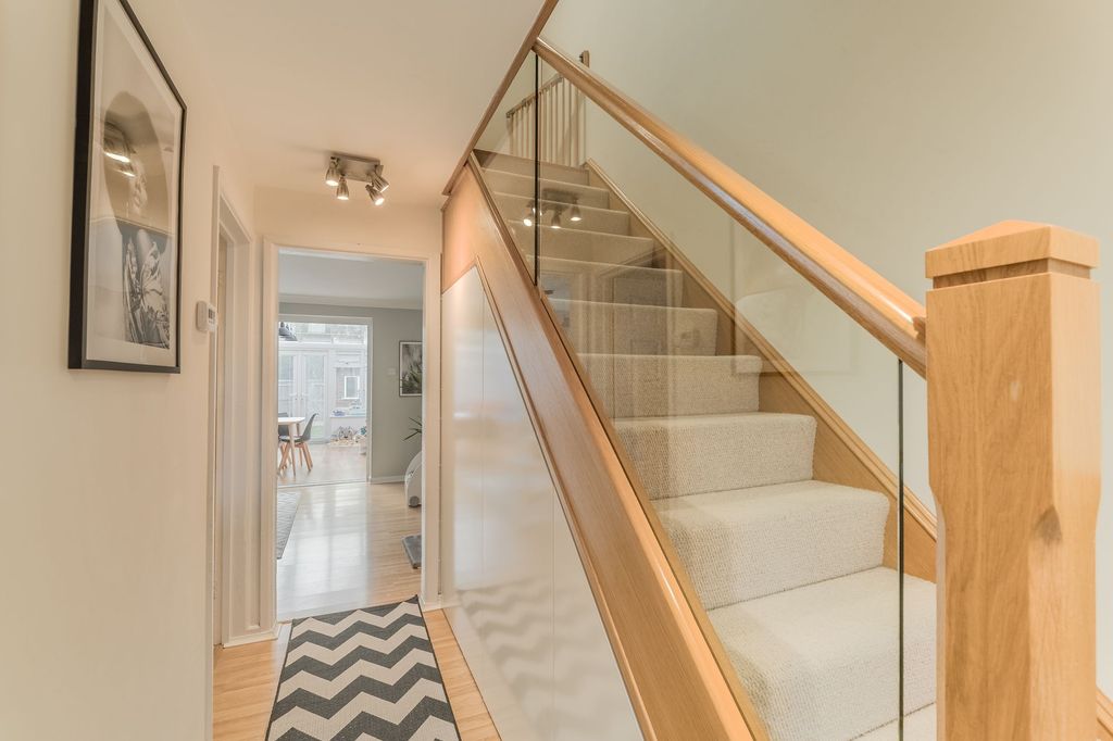 Property photo 2 of 21