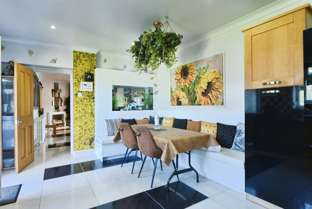 Additional image 7 of 7 bed bungalow for saleBlackshaw Lane, Royton, Oldham, Greater Manchester OL2