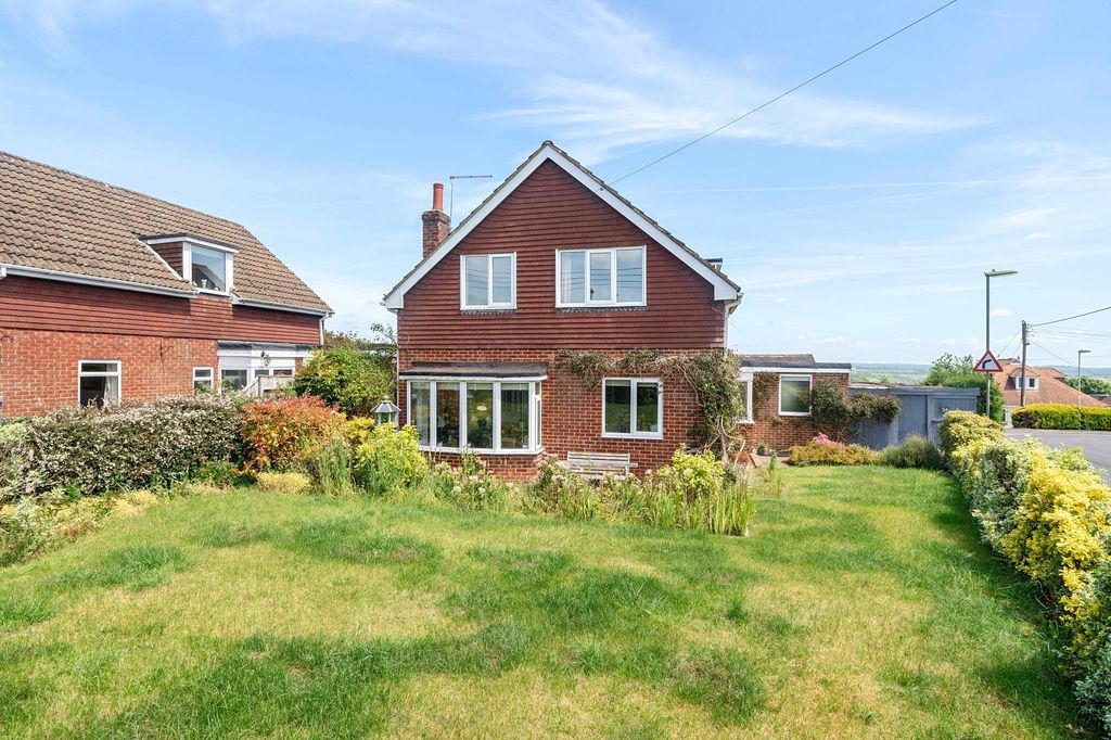 Property photo 1 of 28