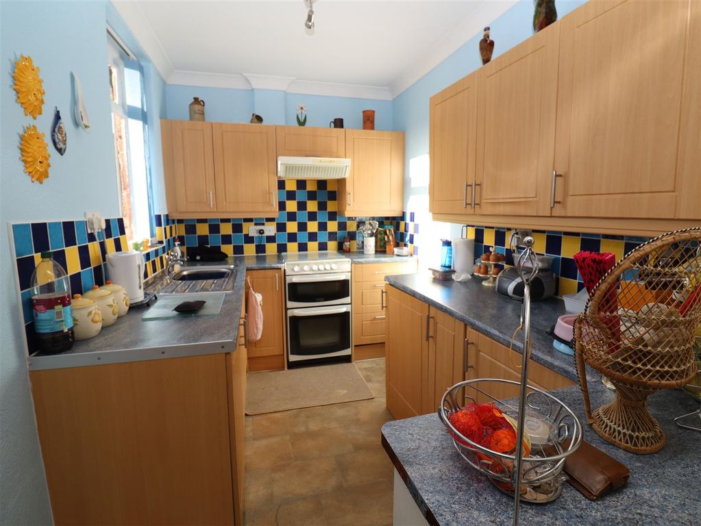 Property photo 2 of 16 Kitchen