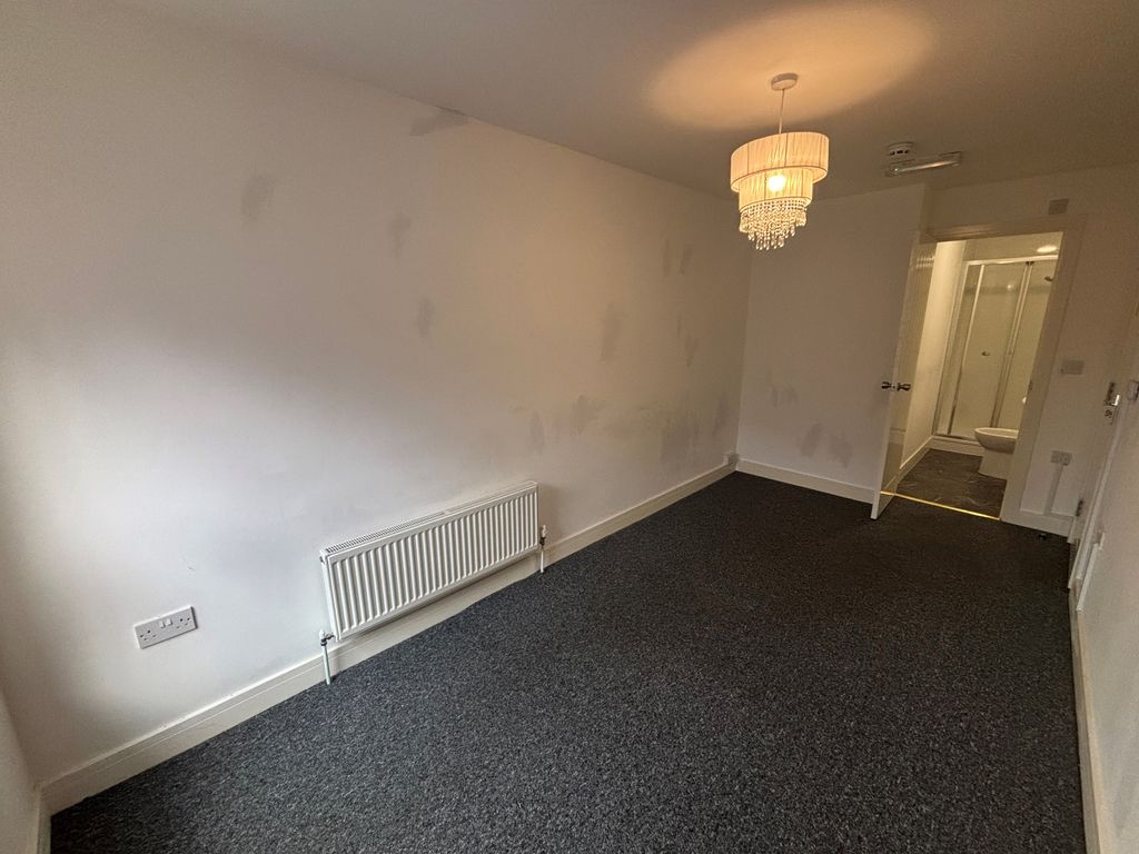 Property photo 3 of 6 Image