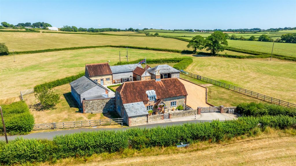Property photo 1 of 39 Pondcast Farm