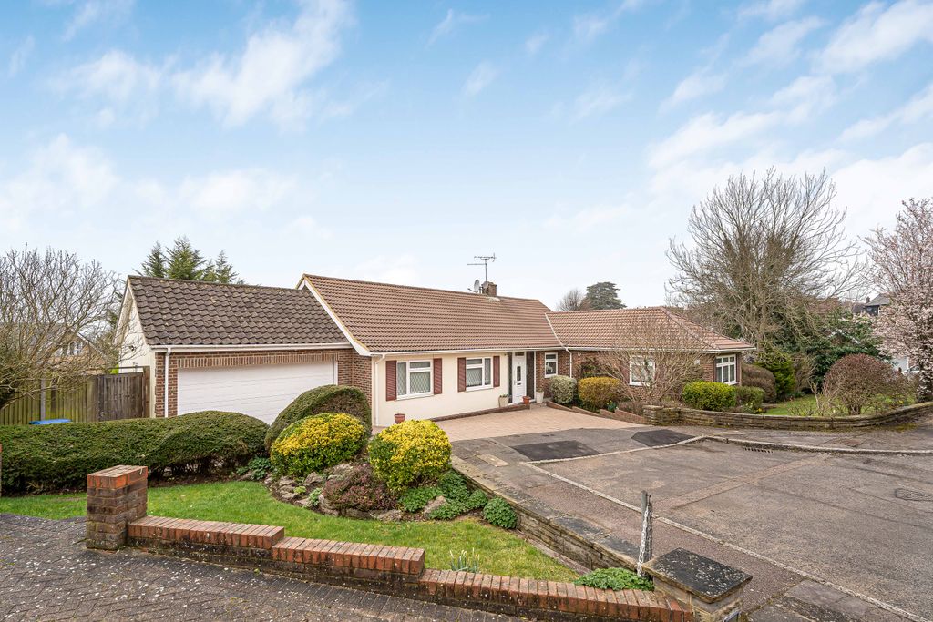 Property photo 1 of 42