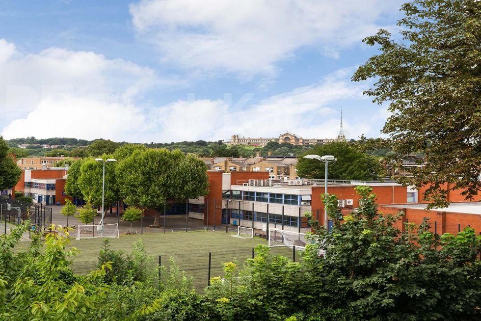 Property photo 1 of 5