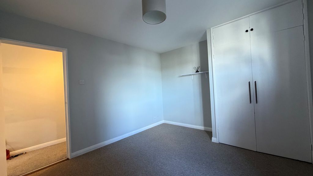 Property photo 3 of 14 Bedroom 3 Js