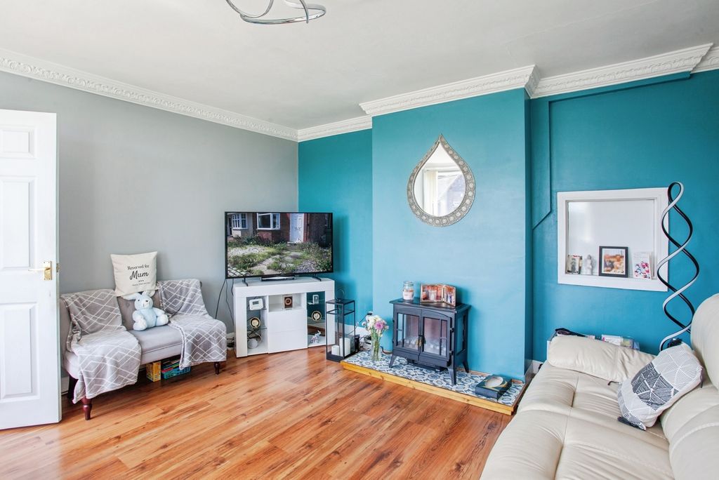 Property photo 3 of 19 Pbox-Img.Jpg