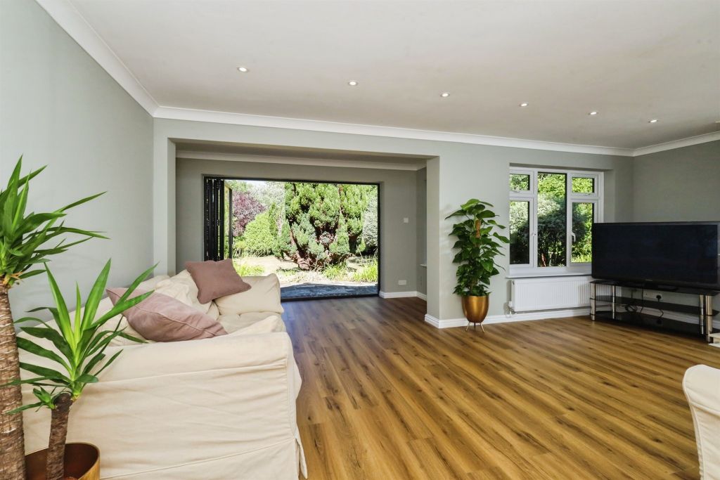 Property photo 3 of 31