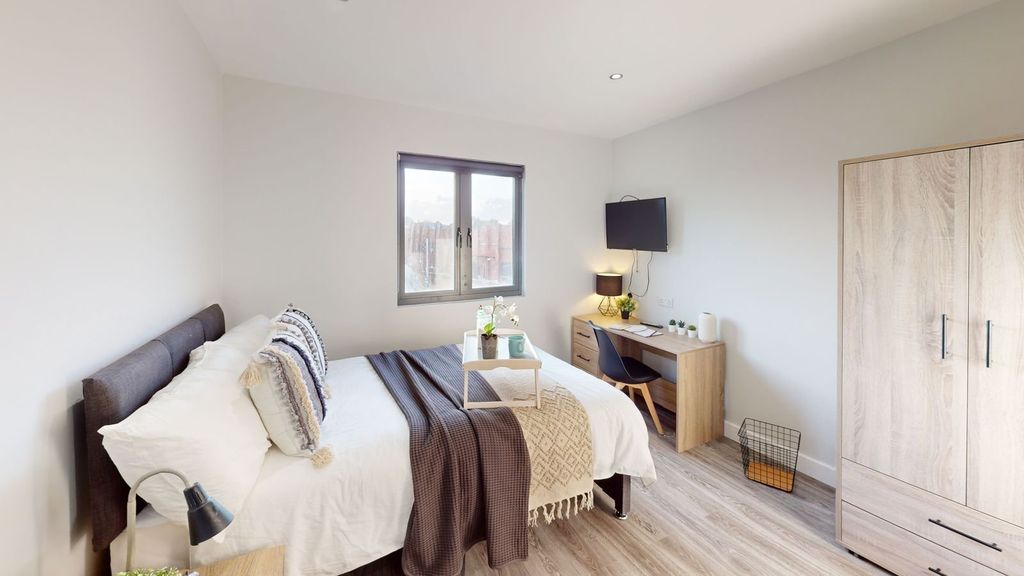 Property photo 2 of 10 Picture No. 17