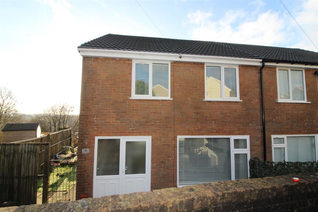 Property photo 1 of 25 Outside