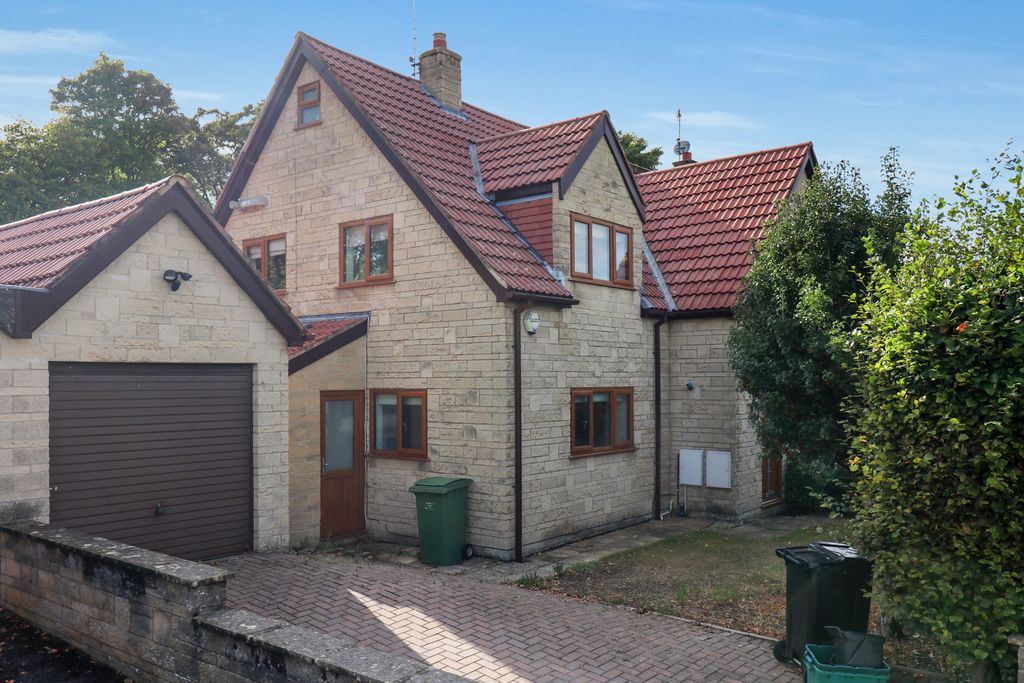 Property photo 1 of 35