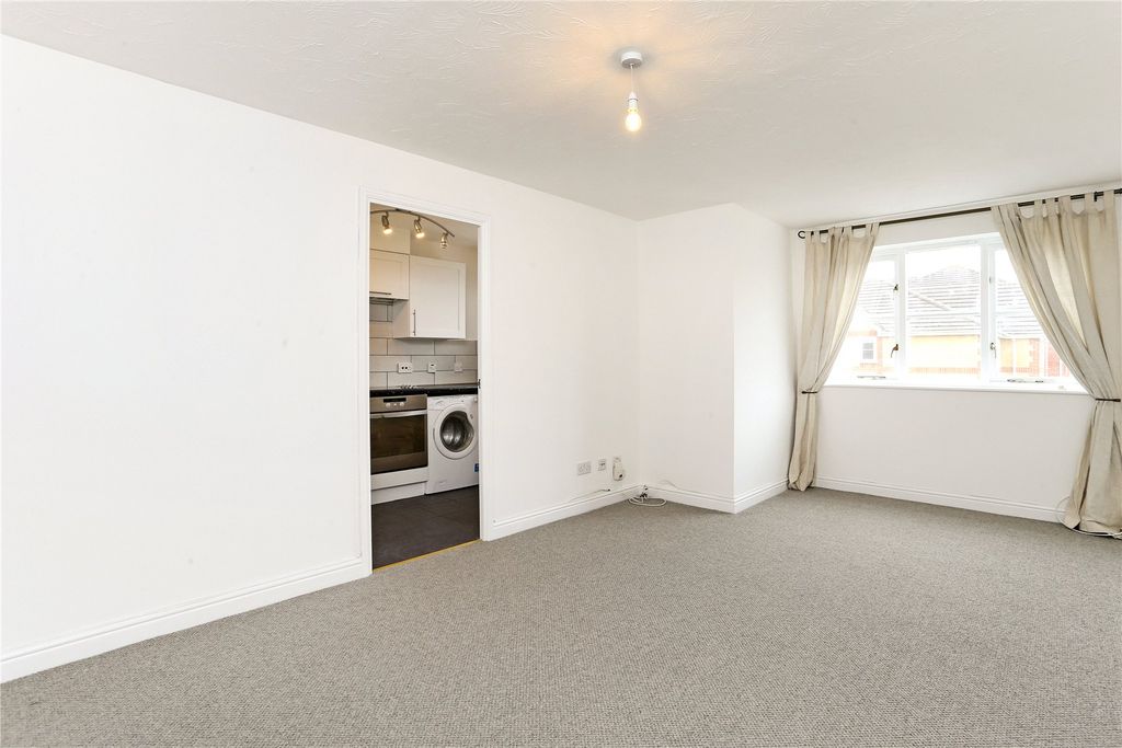 Property photo 2 of 13 Picture No. 15
