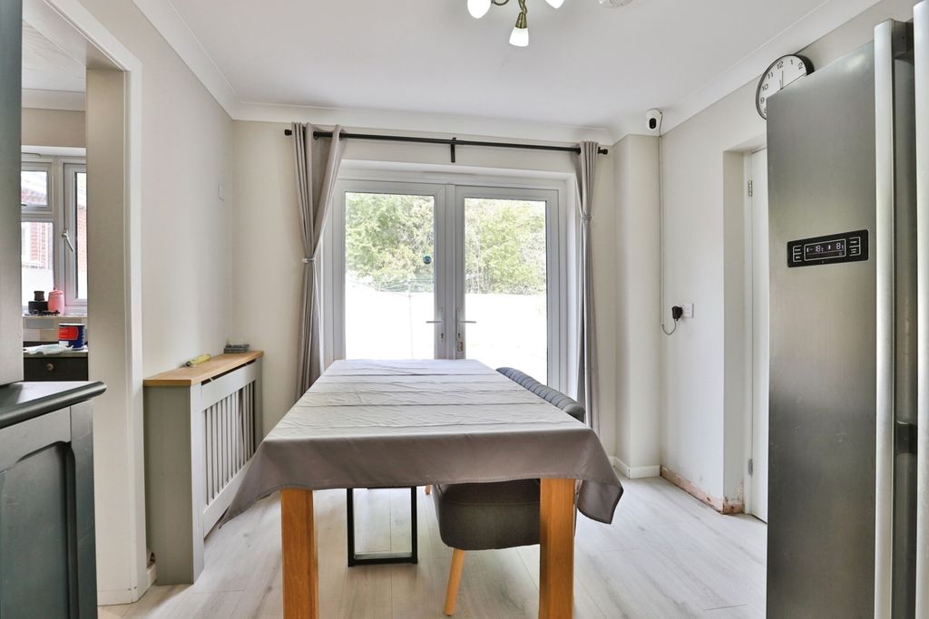 Property photo 3 of 19 Pbox-Img.Jpg