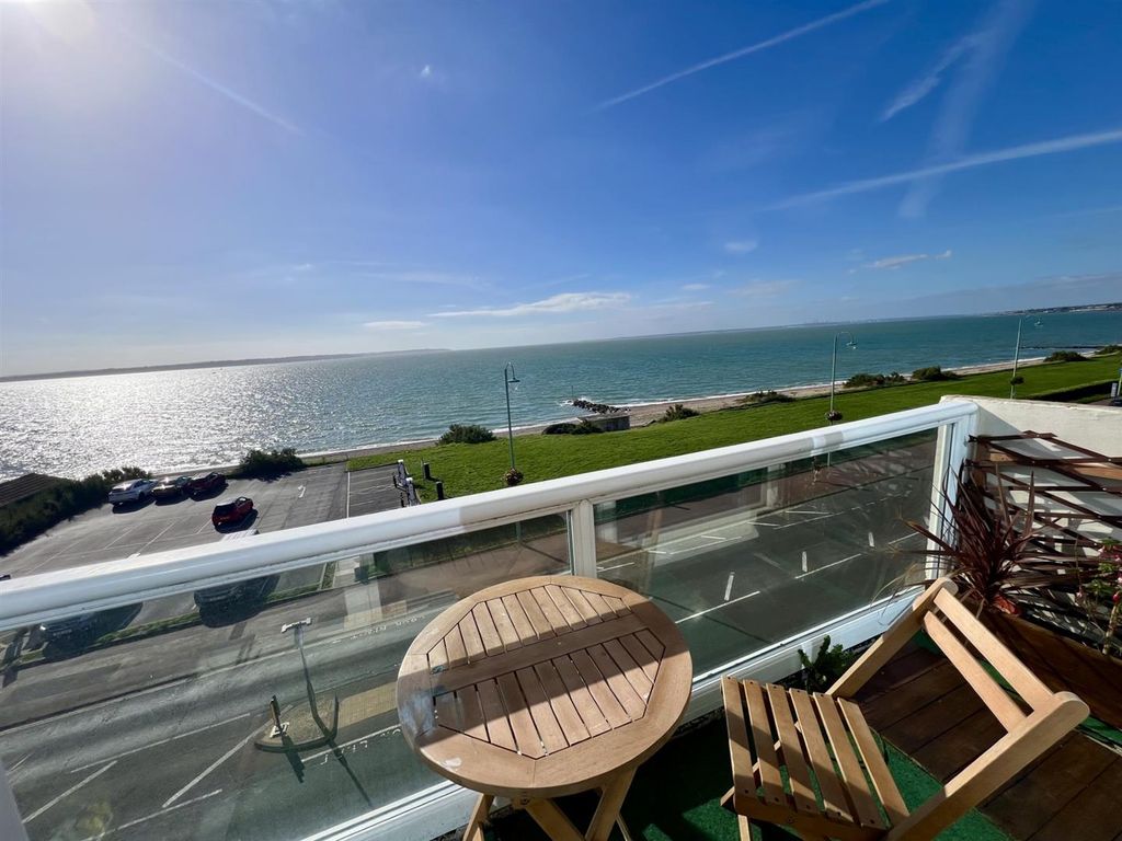 Property photo 2 of 15 Sea View