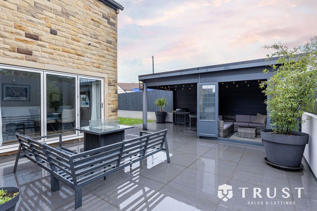 Additional image 50 of 4 bed detached house for saleDuxbury Gardens, Liversedge WF15